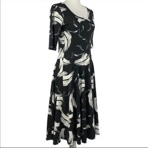 LulaRoe | NWT Black White Brush Strokes Nicole XL